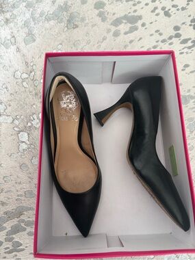 Vince Camuto Black Pointed-Toe Leather Pumps